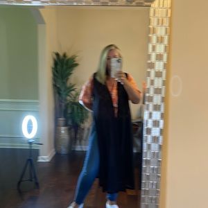 LuLaRoe Size Medium Outerwear Black long sleeveless